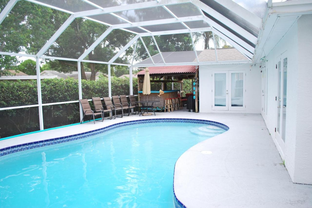 Luxury Vacation Villa With Heated Pool Tiki Bar Golf, 5 Miles From The Beach Clearwater Exterior photo